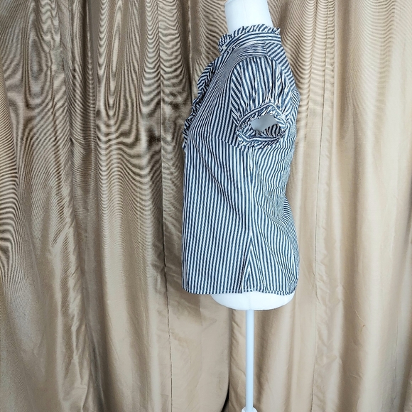 Vintage Gap Navy blue striped Cotton ruffled button top size S - Picture 3 of 9